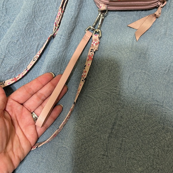 Vera Bradley RFID All in One Crossbody in Sweethearts and Flowers - Picture 9 of 9